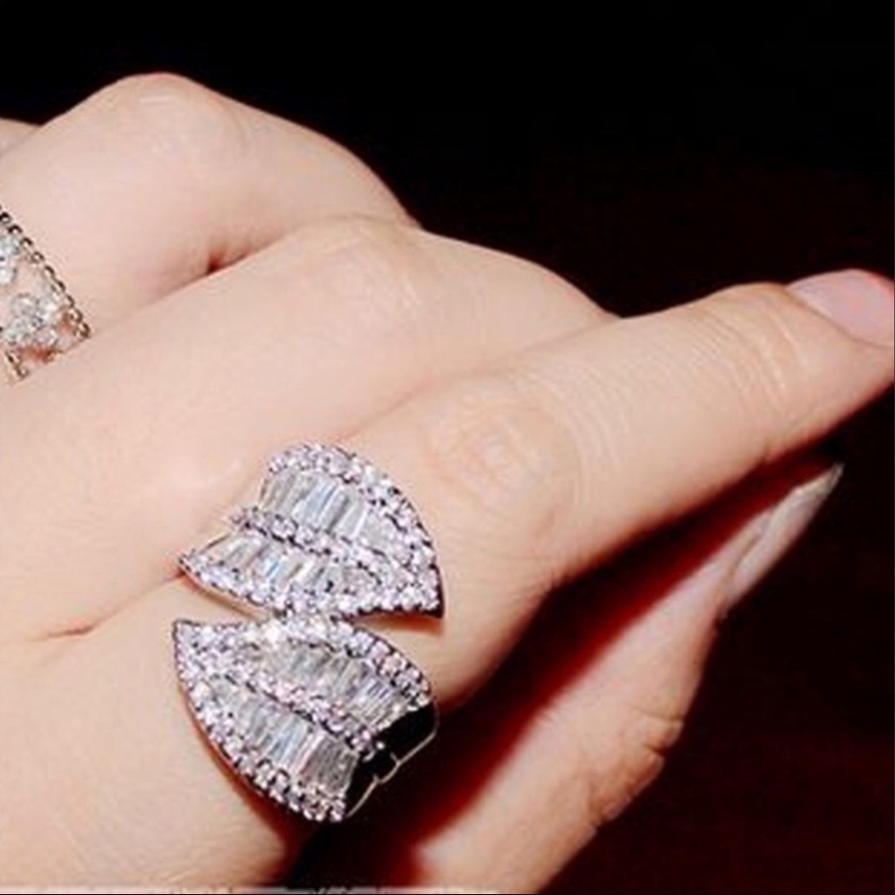 White sapphire cocktail ring - Picture 3 of 4